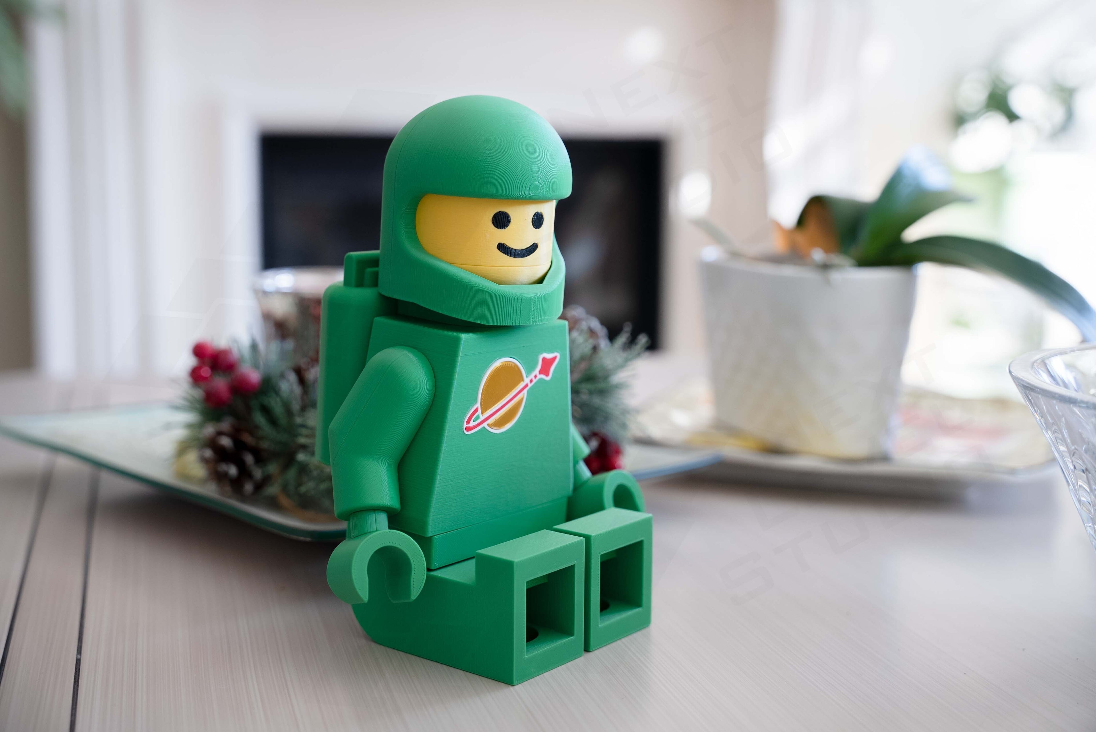 Classic Astronaut Giant Modular Figure