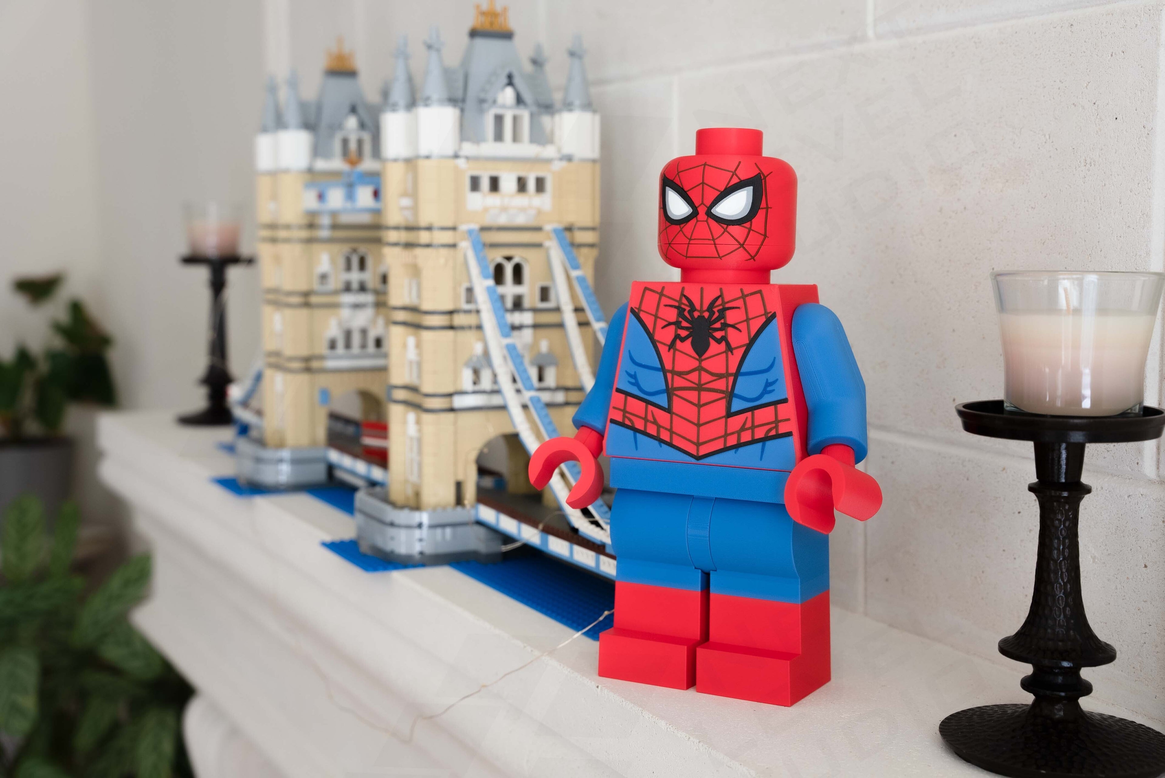 Classic Web Slinger Giant Modular Figure