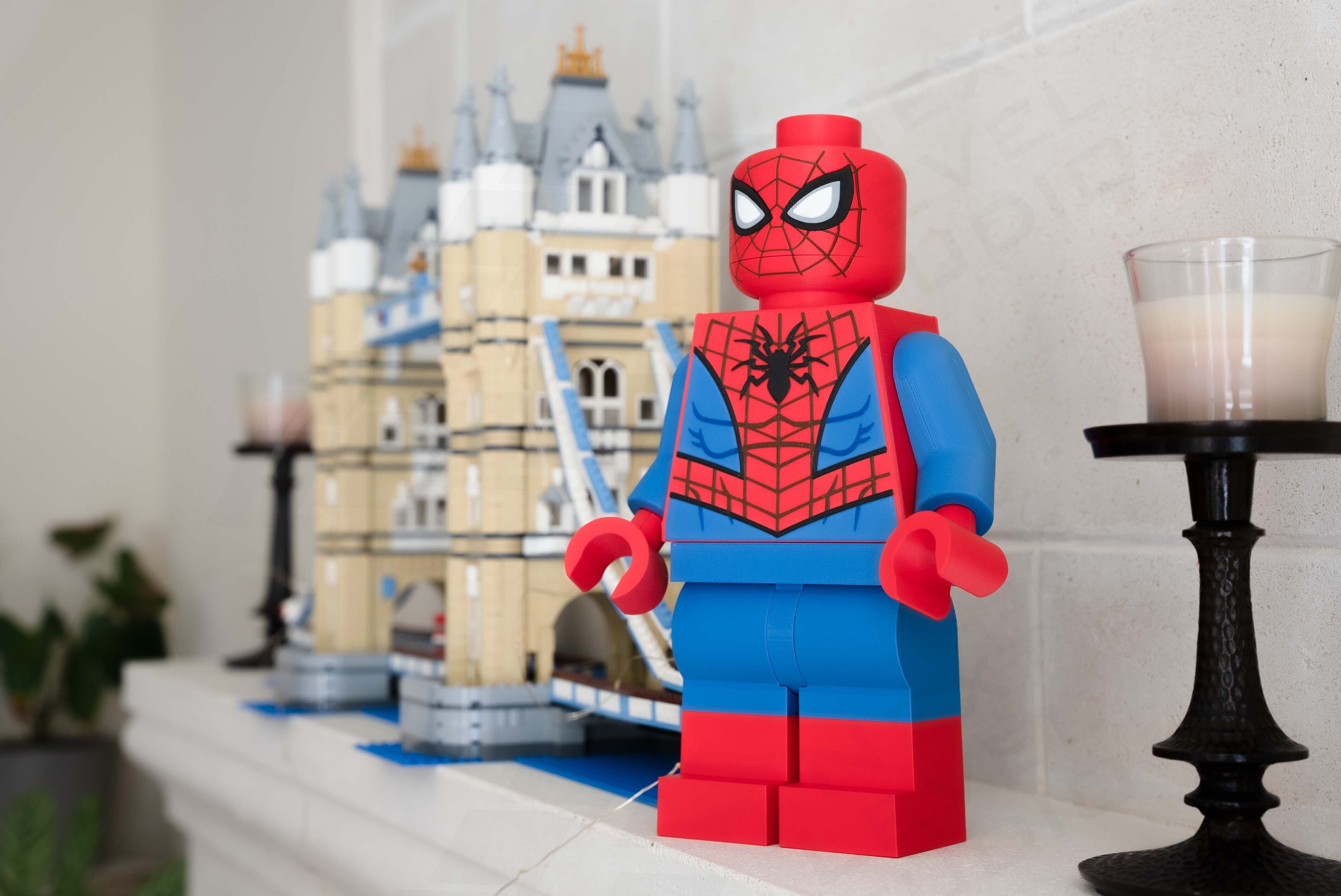 Classic Web Slinger Giant Modular Figure