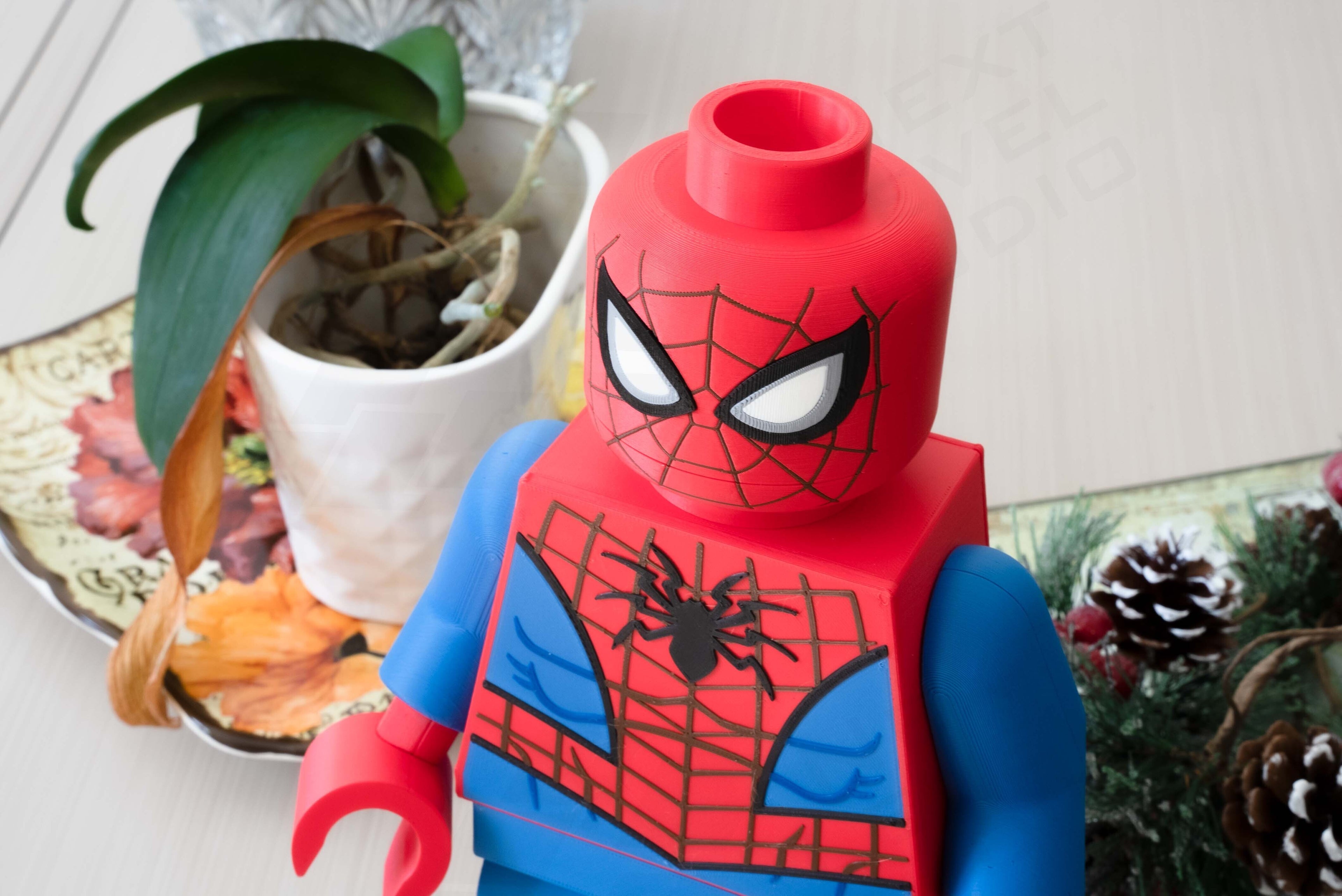Classic Web Slinger Giant Modular Figure