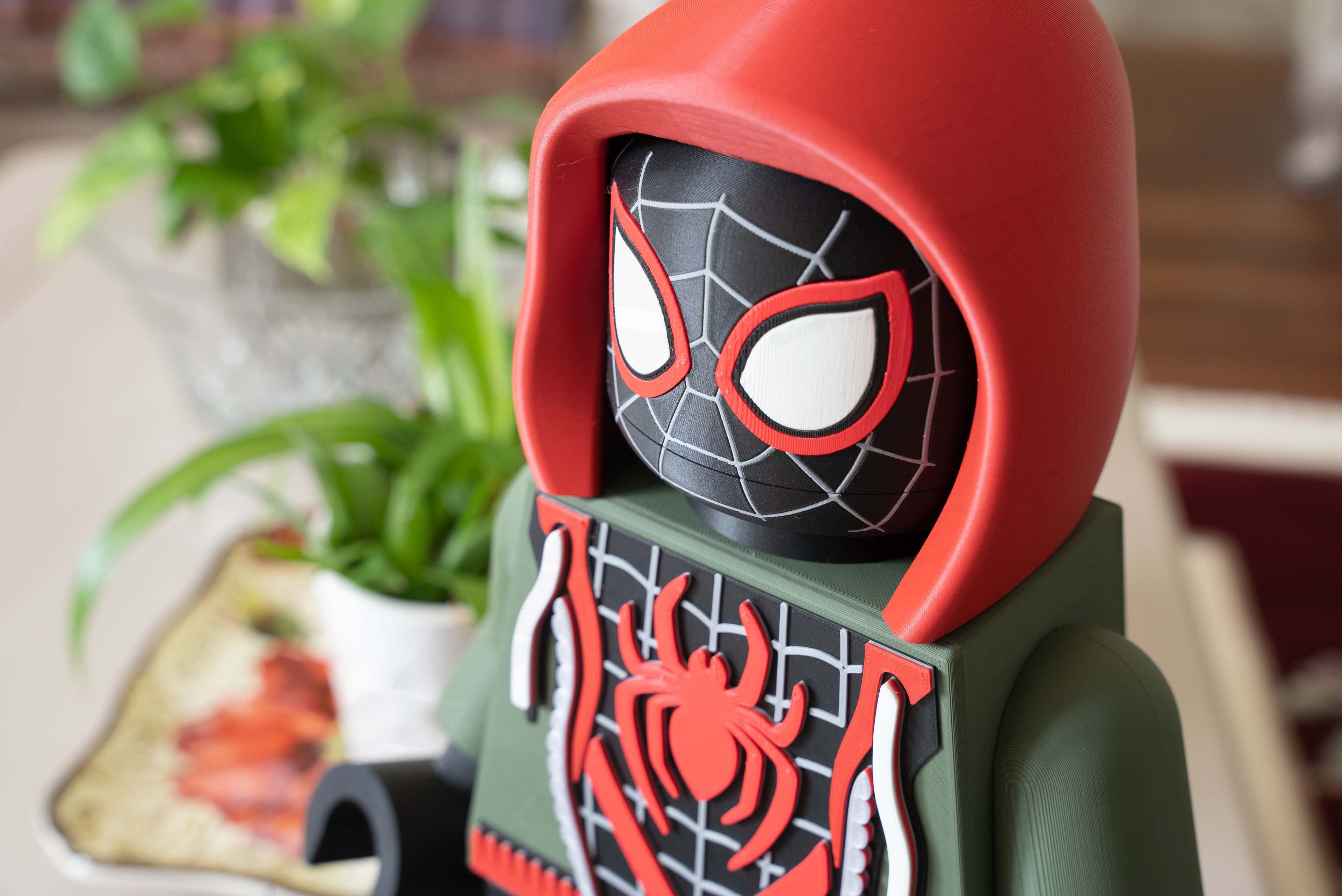 Brooklyn Web-Slinger Giant Modular Figure