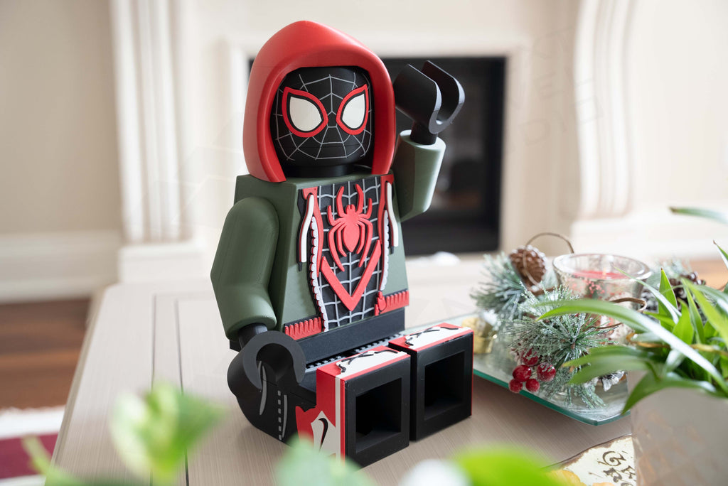 Brooklyn Web-Slinger Giant Modular Figure