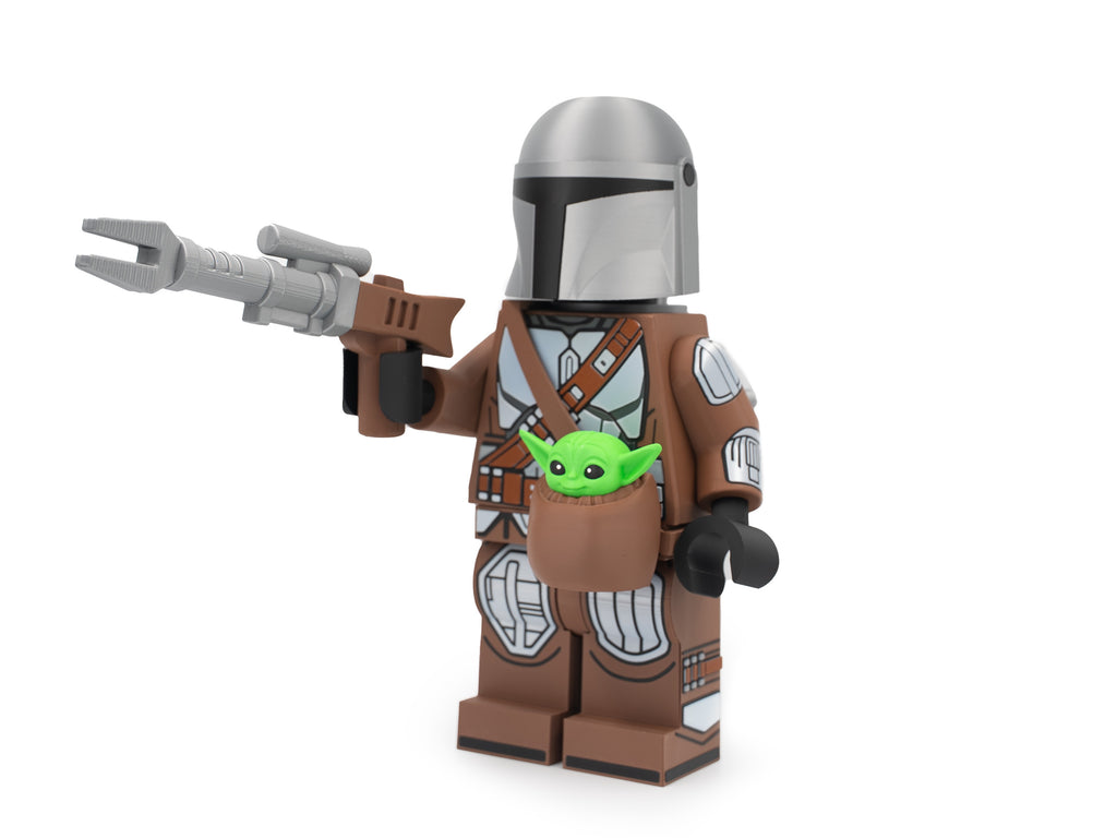 Space Bounty Hunter and Baby Alien Modular Figure Set