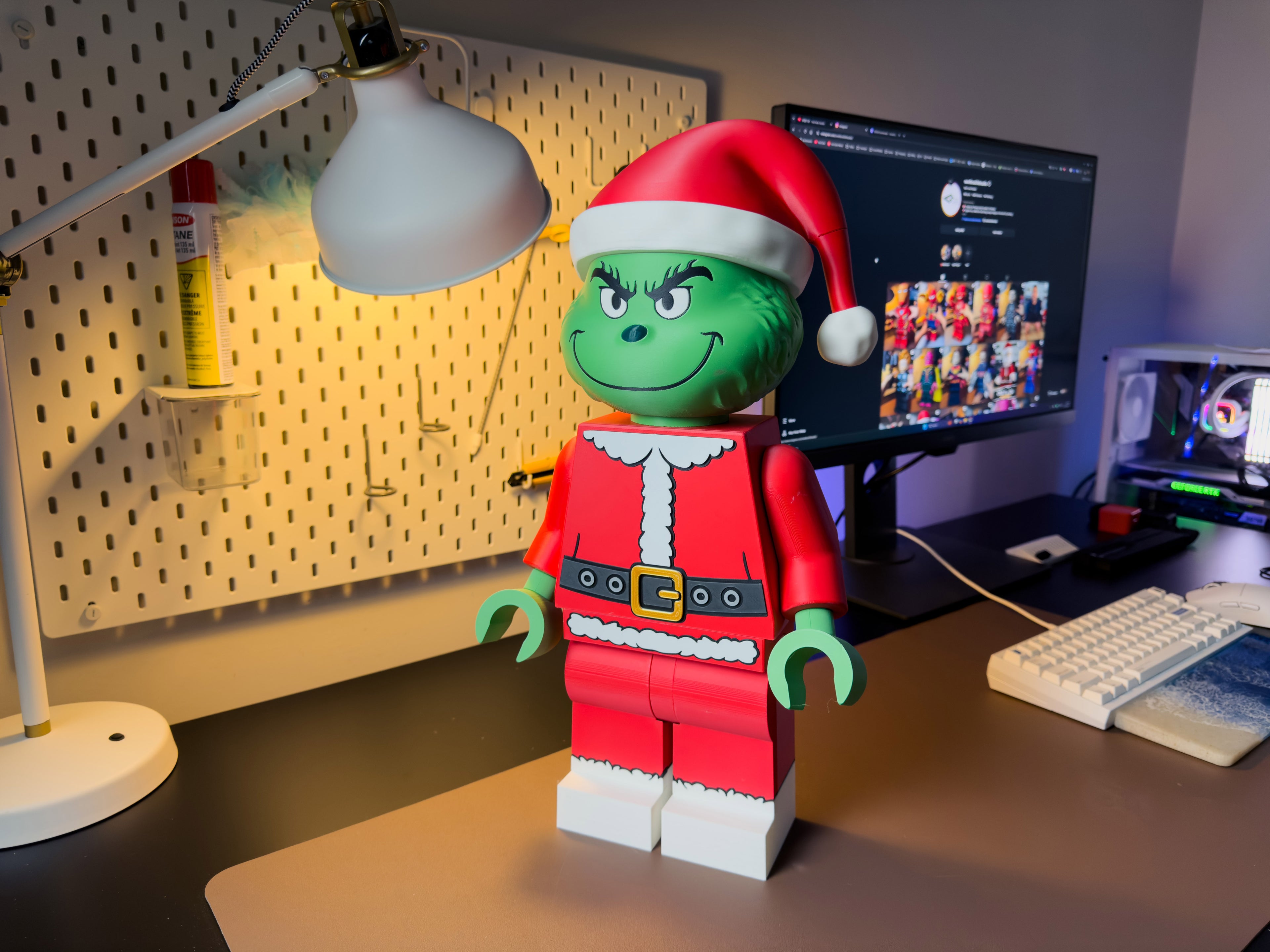 Green Holiday Grump Modular Figure