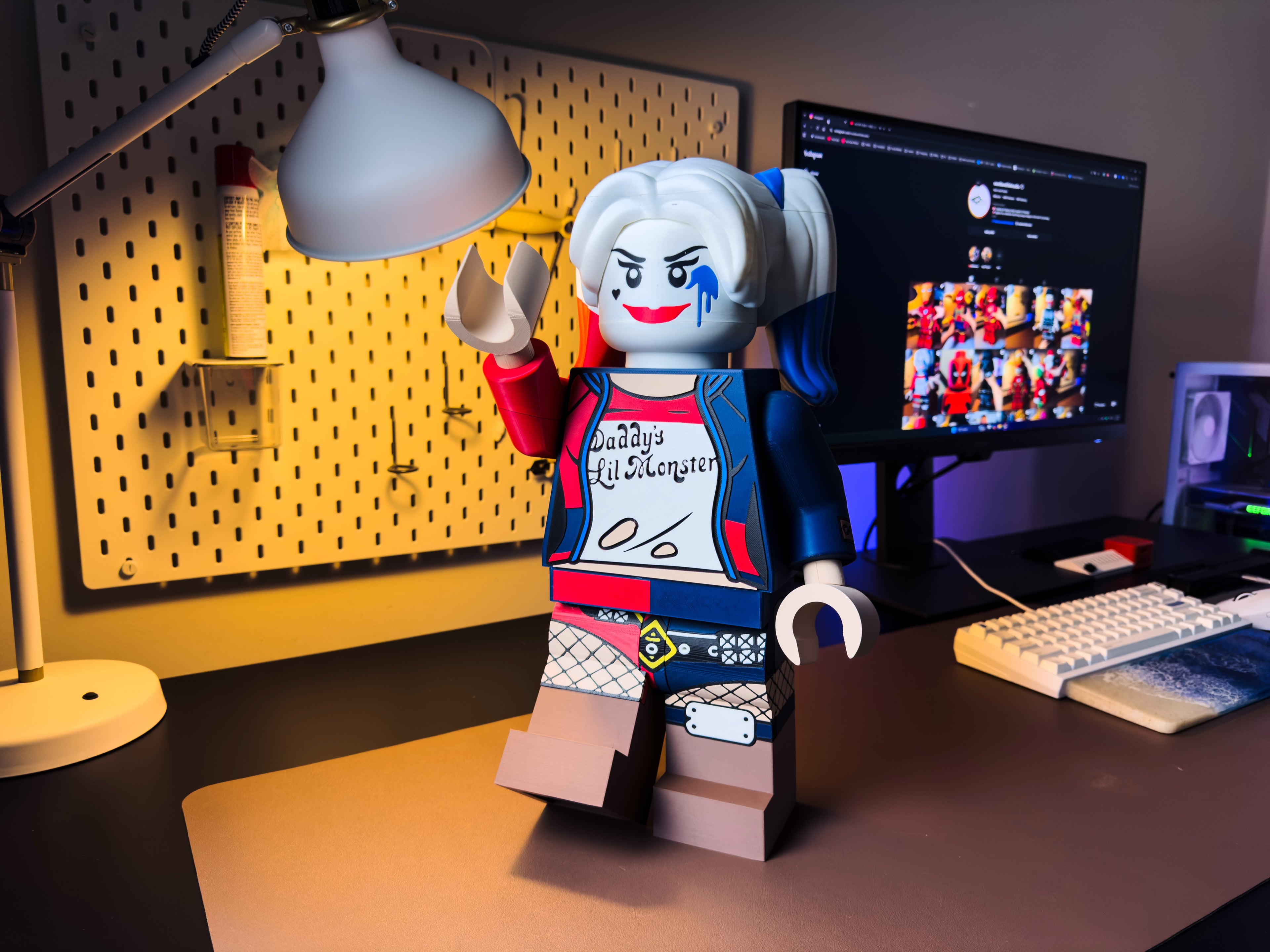 Diamond Jester Villain Modular Figure