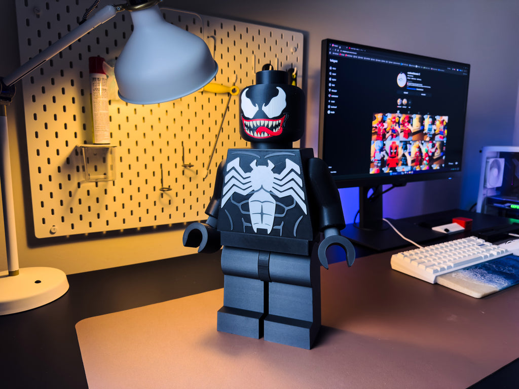 Black Symbiote Warrior Modular Figure