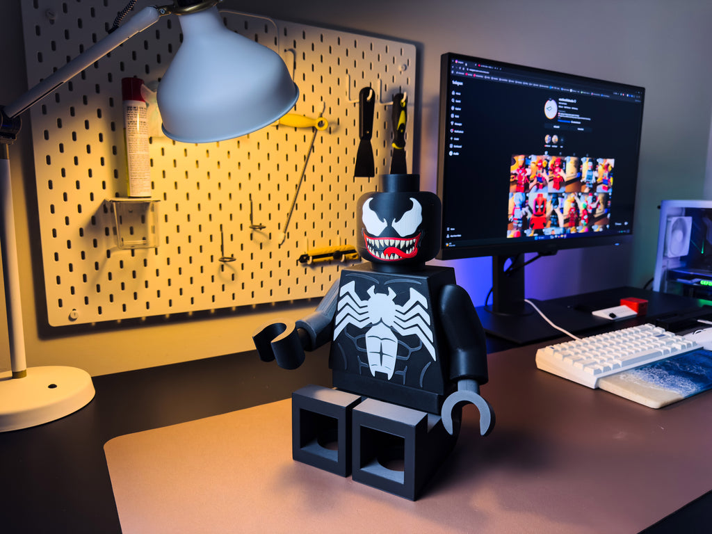 Black Symbiote Warrior Modular Figure