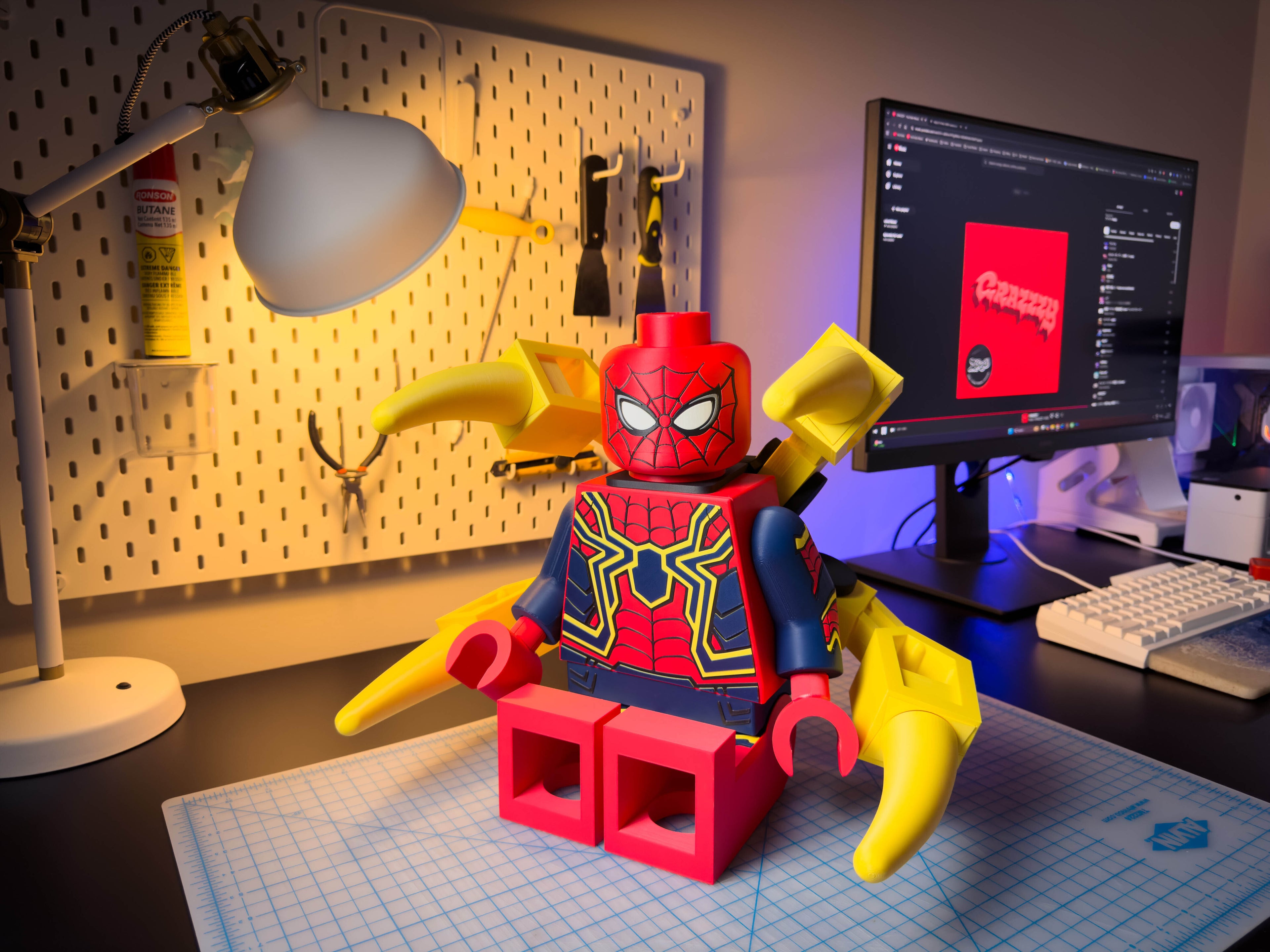 Arachnid Armor Avenger Modular Figure