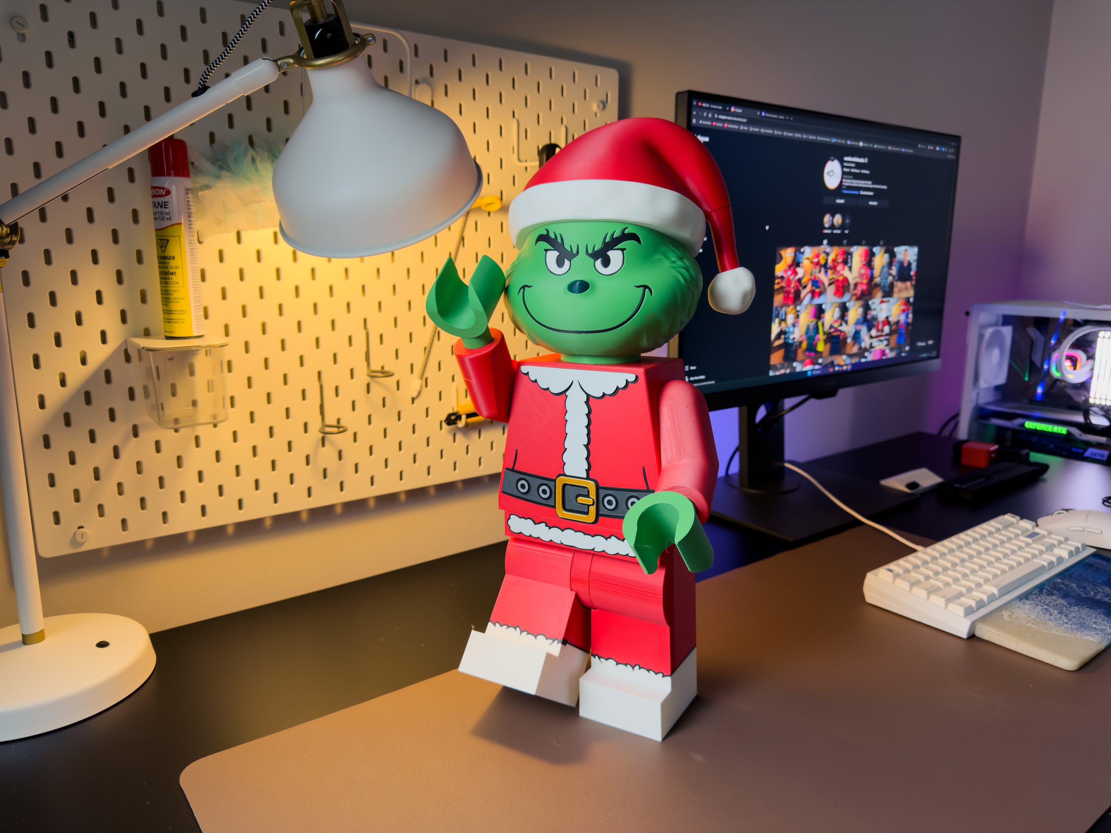 Green Holiday Grump Modular Figure