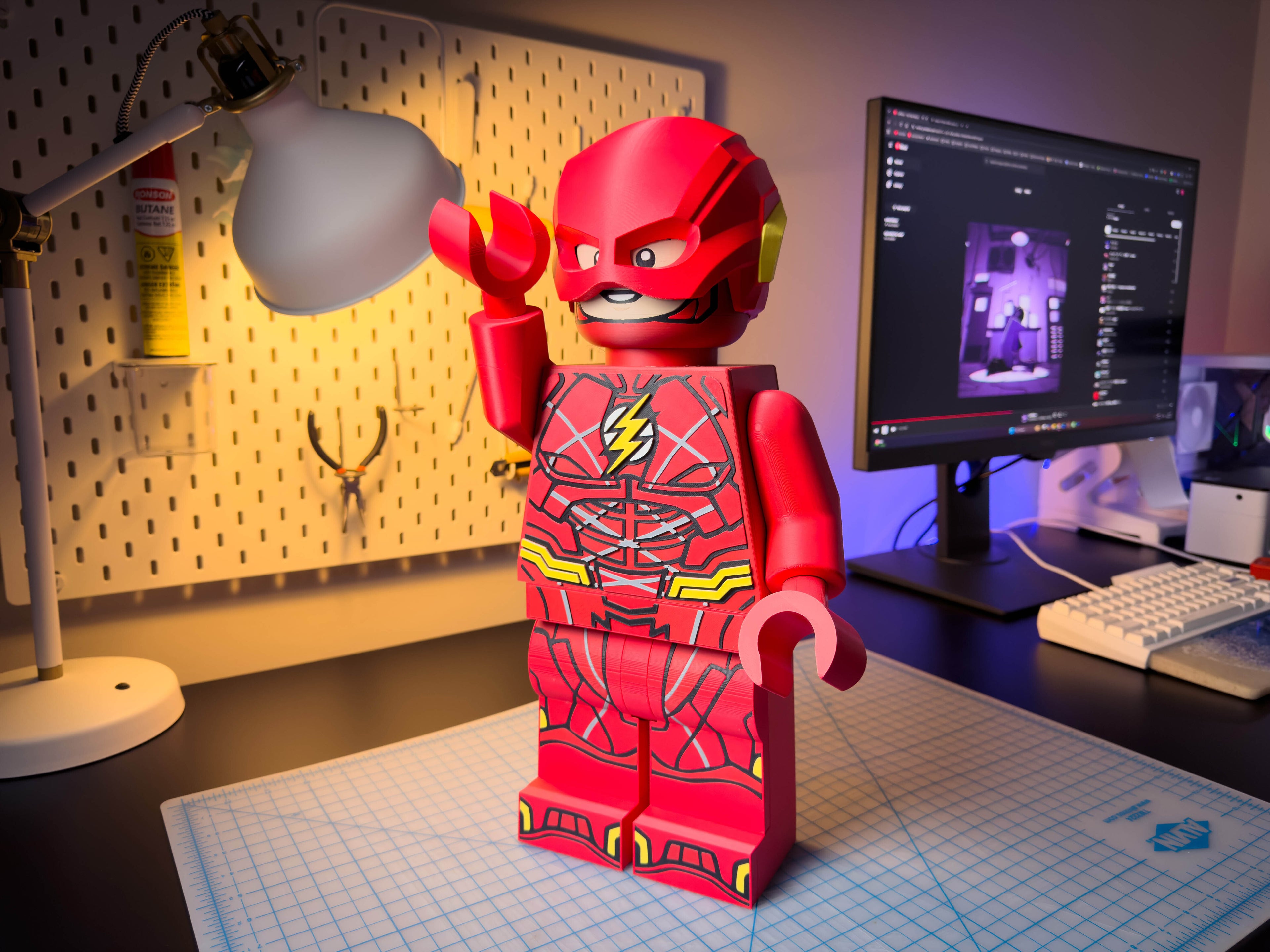 Scarlet Speedster Modular Figure